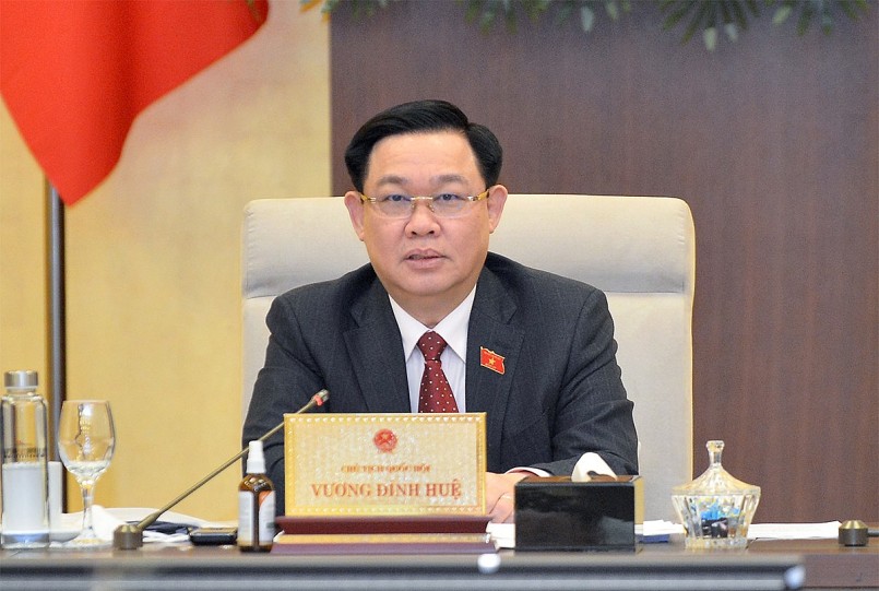 Chủ tịch Quốc hội Vương Đình Huệ cho ý kiến tại Phiên họp