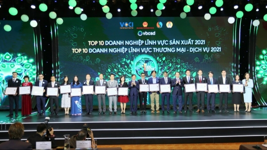Vinamilk 6 lần liên tiếp được vinh danh trong Top 10 doanh nghiệp phát triển bền vững nhất Việt Nam