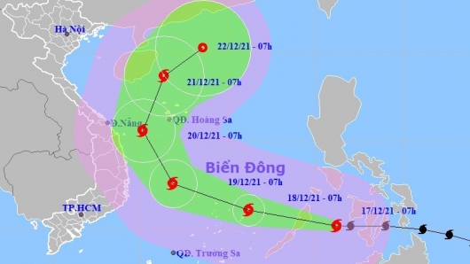 Siêu bão RAI vào Biển Đông, giật cấp 17