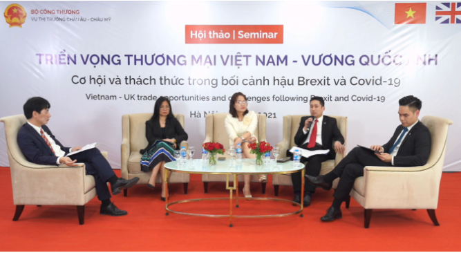 Các khách mời trực tiếp dự hội thảo “Triển vọng thương mại Việt Nam - Vương quốc Anh: Cơ hội và thách thức trong bối cảnh hậu Brexit và COVID-19”.
