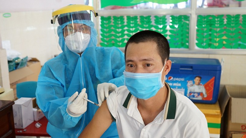 Hà Nội triển khai tiêm vaccine phòng COVID-19 liều bổ sung và nhắc lại cho người dân