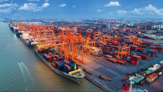 Năm 2021: Xuất khẩu hàng hóa qua cảng biển tăng 4%