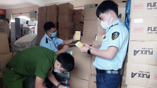 Phát hiện 11.500 hộp thực phẩm chức năng nghi nhập lậu
