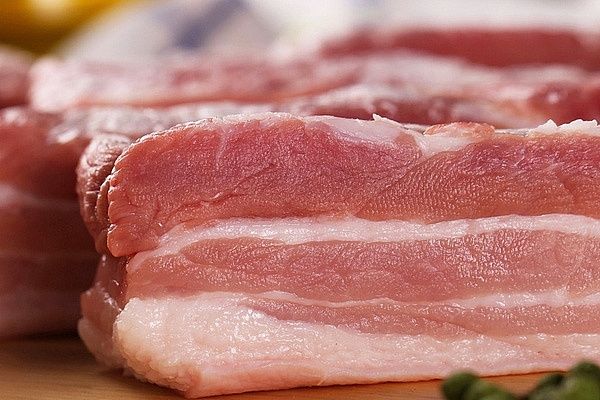 Giá thịt lợn hôm nay 8/1 đồng loạt tăng tại Công ty Thực phẩm bán lẻ