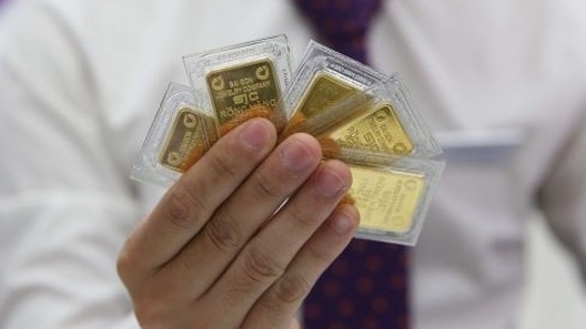 Cập nhật giá vàng hôm nay 8/1: Tiếp tục lao dốc ở phiên chiều