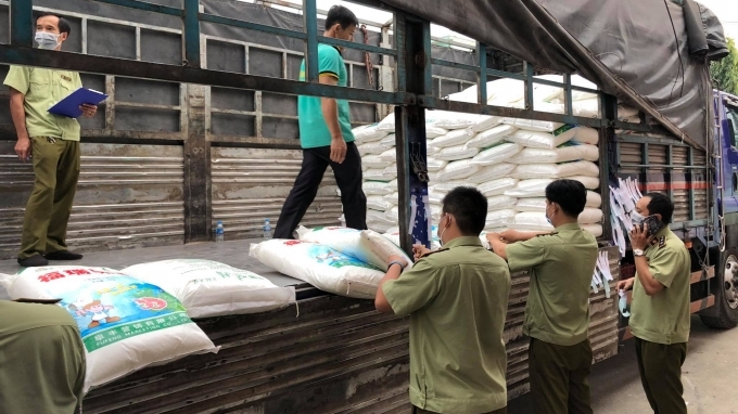 TP HCM: Phát hiện 45 tấn bột ngọt Trung Quốc nghi nhập lậu