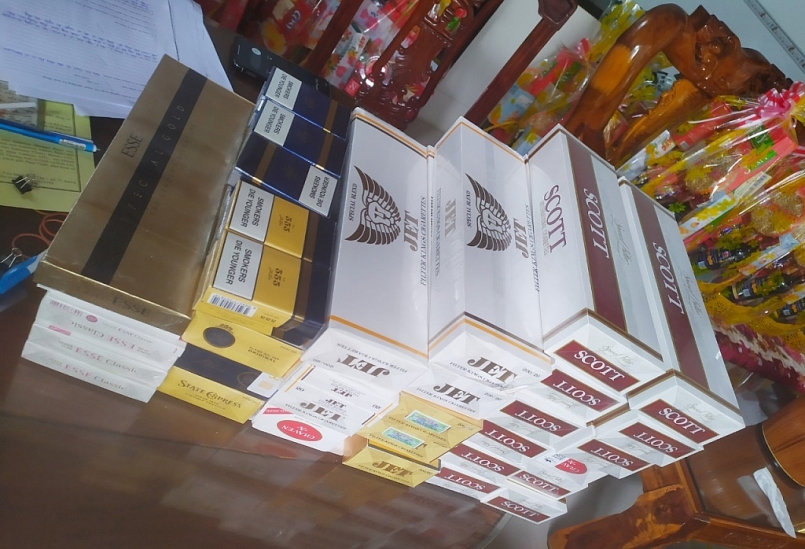 Tịch thu 300 bao thuốc lá điếu nhập lậu tại cửa hàng tạp hóa