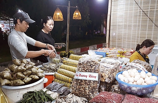 Khai mạc Hội chợ Đặc sản vùng miền Việt Nam đã chính thức được khai mạc