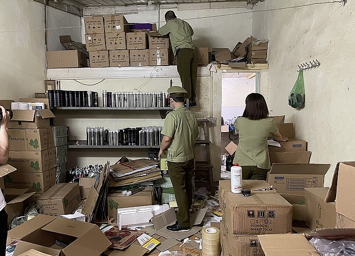 Hà Nội: Thu giữ gần 50.000 sản phẩm mỹ phẩm không rõ nguồn gốc