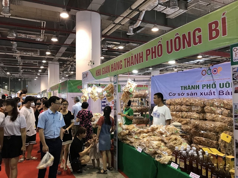 Hội chợ OCOP Quảng Ninh - Hè 2020 thu hút đông người dân và du khách đến tham quan, mua sắm