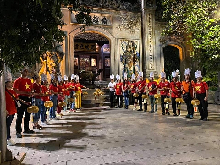 Đền Hùng sẵn sàng đáp ứng nhu cầu của du khách đến tham quan ban đêm (ảnh TTĐT Phú Thọ)
