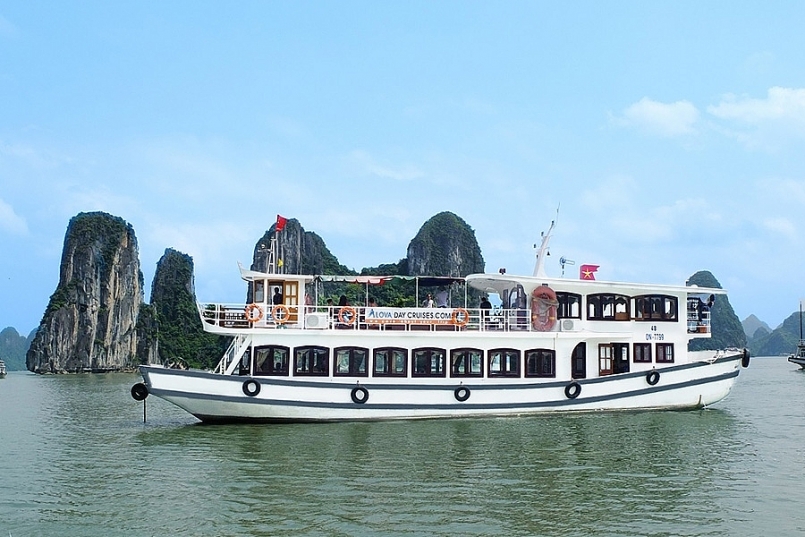 Mở cửa du lịch nội tỉnh, Quảng Ninh đón gần 10.000 lượt du khách dịp cuối tuần