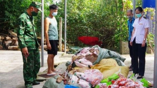 Quảng Ninh: Thu giữ hơn nửa tấn thực phẩm không rõ nguồn gốc