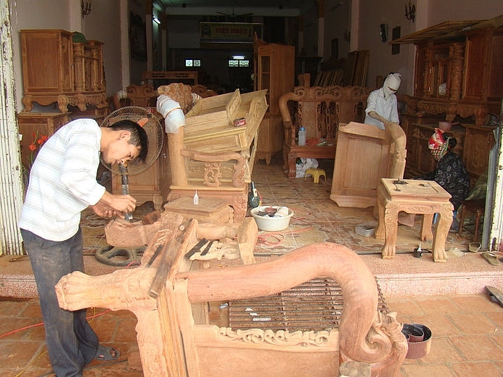 Nằm cách thủ đô Hà Nội khoảng 20km về hướng Đông Bắc, làng gỗ Đồng Kỵ, thị  xã Từ Sơn được biết đến với thương hiệu đồ gỗ cao cấp từ lâu đời và nổi tiếng tại thị trường Việt Nam
