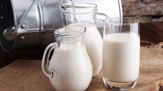 Đề xuất bổ sung sữa, đồ uống vào danh sách hàng hóa thiết yếu