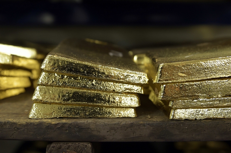 Cập nhật giá vàng hôm nay 5/10: Đầu tuần, vàng vẫn giao dịch quanh 1.900 USD