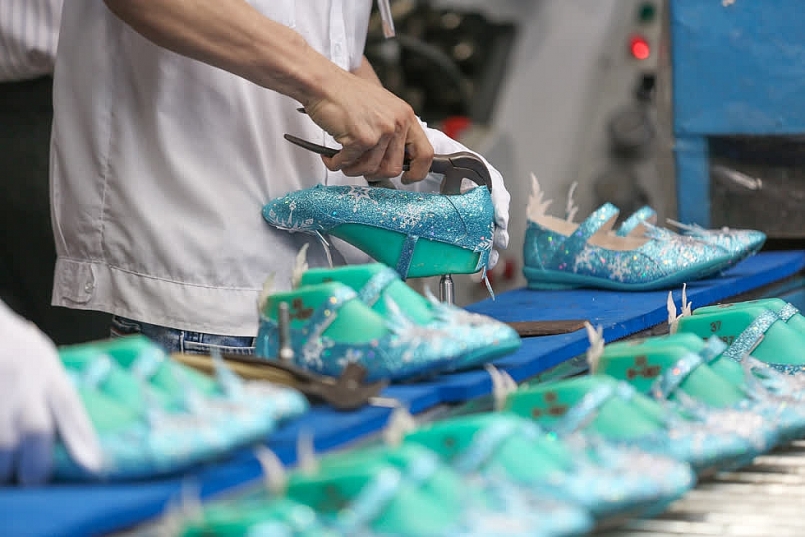 9 tháng, xuất khẩu giày dép giảm gần 9%