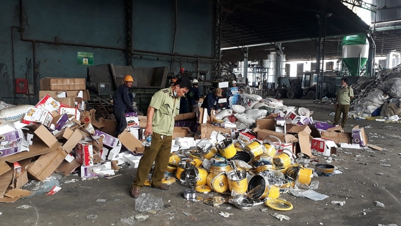 Tây Ninh: Tiêu hủy hơn 13 tấn hàng hóa vi phạm hành chính