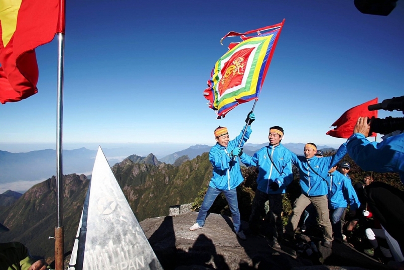 Giải chạy Chinh phục đỉnh Fansipan - nhân dịp kỉ niệm 1000 năm Thăng Long-Hà Nội năm 2010ỗi sự hấp dẫn ngày cuối tuần