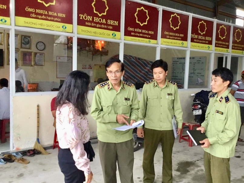 Cục QLTT Quảng Ngãi đồng loạt triển khai kiểm tra, kiểm soát thị trường sau bão số 9 gây ra