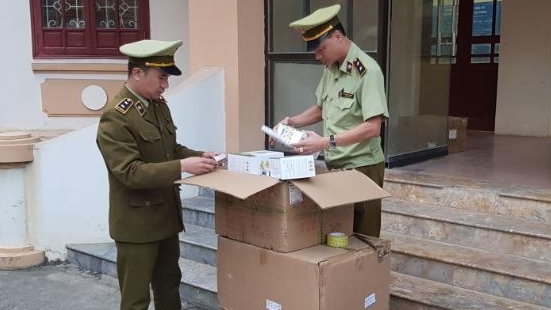 Lạng Sơn: Phát hiện 800 tuýp thuốc chữa bệnh Á sừng lậu