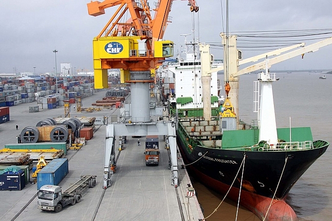 Lượng hàng hóa thông qua cảng biển có xu hướng giảm về cuối năm