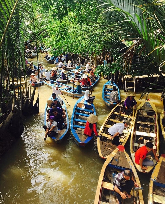 Ngành du lịch tỉnh Vĩnh Long quy hoạch các vùng du lịch trọng điểm gắn với việc thu hút đầu tư phát triển các điểm đến, cơ sở du lịch theo hướng chuyên nghiệp nhưng vẫn giữ bản sắc du lịch sinh thái sông nước miệt vườn
