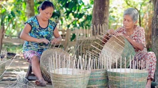 Xây dựng, phát huy mô hình đan lát truyền thống của người Khmer