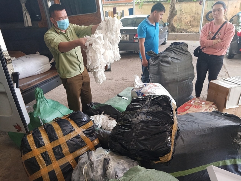 Lạng Sơn: Phát hiện lô găng tay y tế đã qua sử dụng đang trên đường đưa đi tiêu thụ