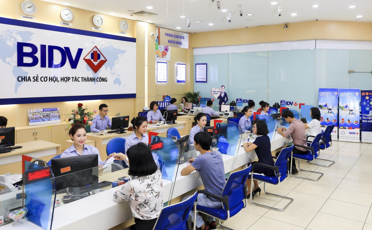 Trong nhiều năm qua BIDV luôn dẫn đầu trong Top ngân hàng bán lẻ tốt nhất Việt Nam.