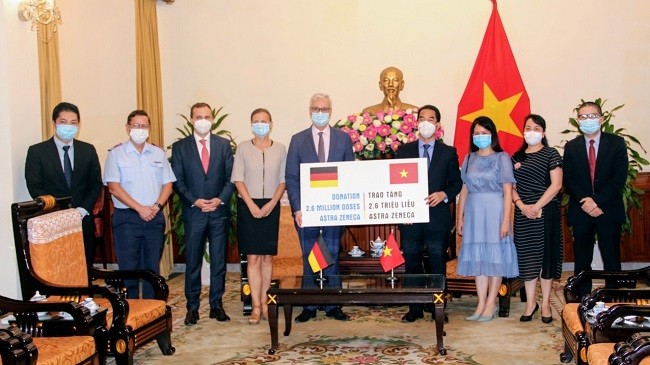 Việt Nam nhận thêm 2,6 triệu liều vắc-xin AstraZeneca do Đức hỗ trợ