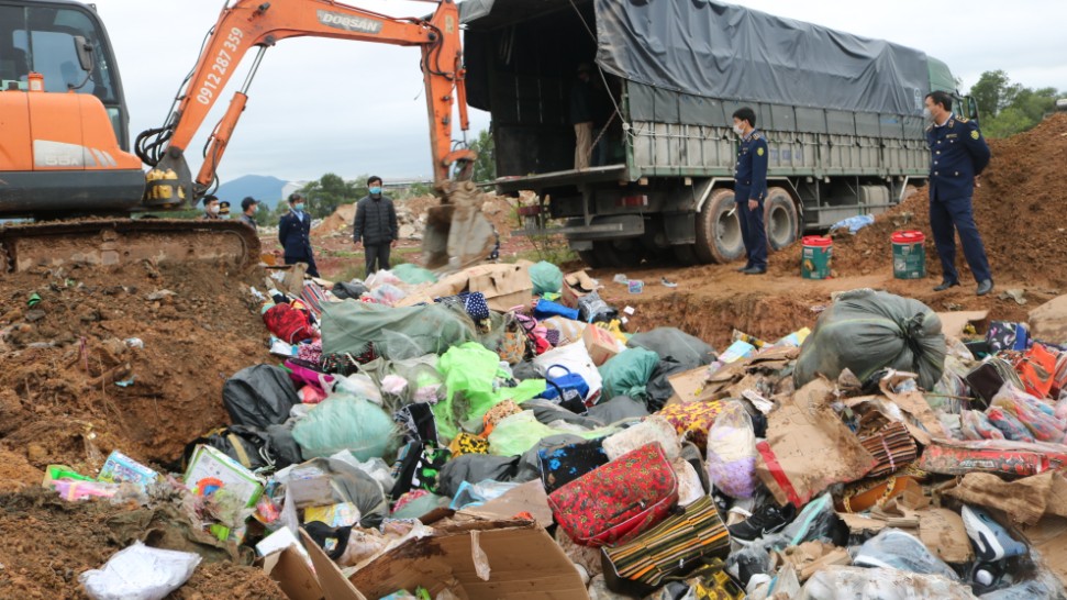Quảng Bình: Tiêu hủy hơn 40 tấn sản phẩm hàng hóa vi phạm hành chính
