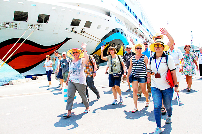 NÓNG: Quy định mới về đón khách du lịch quốc tế đến Việt Nam