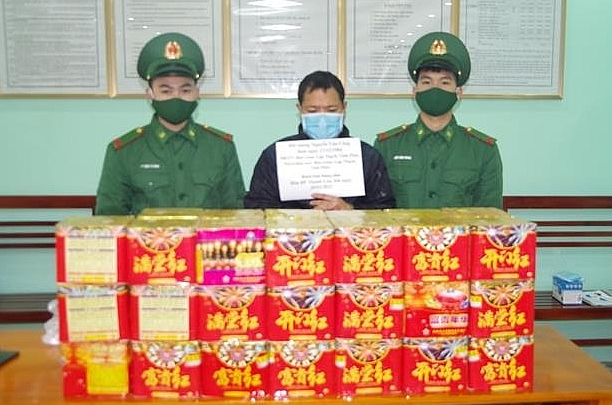 Lạng Sơn: Bắt quả tang đối tượng mua hơn 70kg pháo nổ