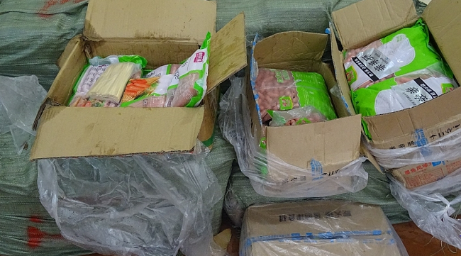 Quảng Ninh: Tiêu hủy 320 kg xúc xích nhập lậu