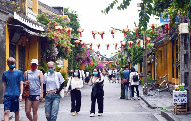 Du lịch Việt Nam sẽ mở cửa hoàn toàn để đón khách từ ngày 15/3.