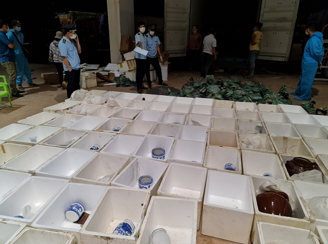 Khởi tố vụ buôn lậu hàng quá cảnh tại cửa khẩu quốc tế Lao Bảo