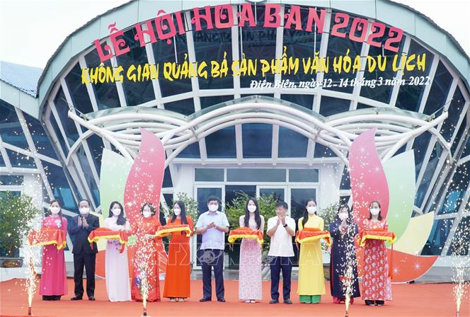 Khai mạc trưng bày, quảng bá sản phẩm du lịch tại Lễ hội Hoa Ban 2022