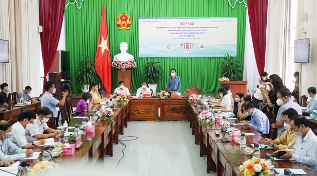 Quang cảnh buổi họp báo 