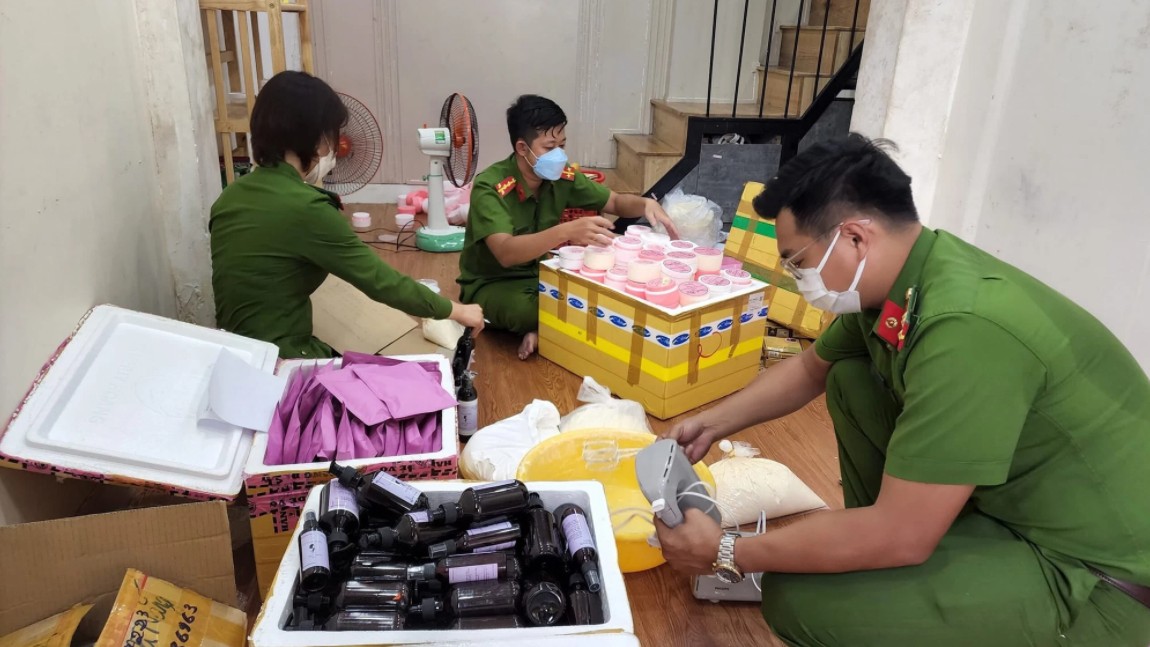 Đà Nẵng: Phát hiện cơ sở điều chế mỹ phẩm trái phép