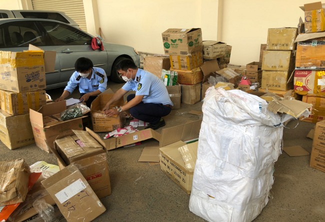 Bình Thuận: Phát hiện phương tiện vận chuyển mỹ phẩm nhập lậu