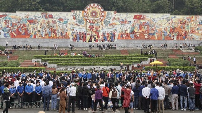 Đền Hùng đón khoảng 500.000 lượt khách 2 ngày cuối tuần