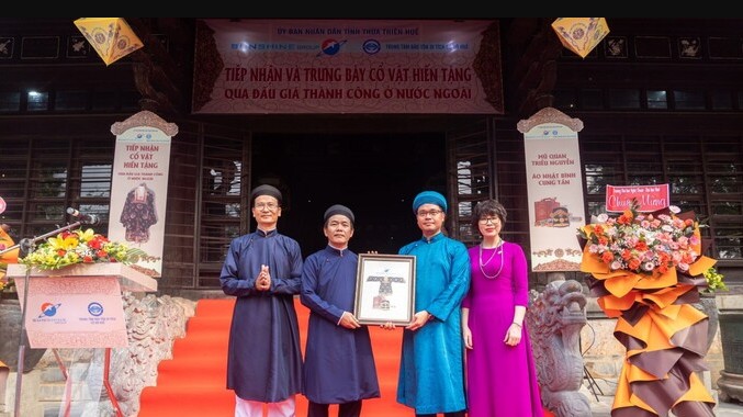 Thừa Thiên Huế: Tiếp nhận và trưng bày hai cổ vật triều Nguyễn hồi hương