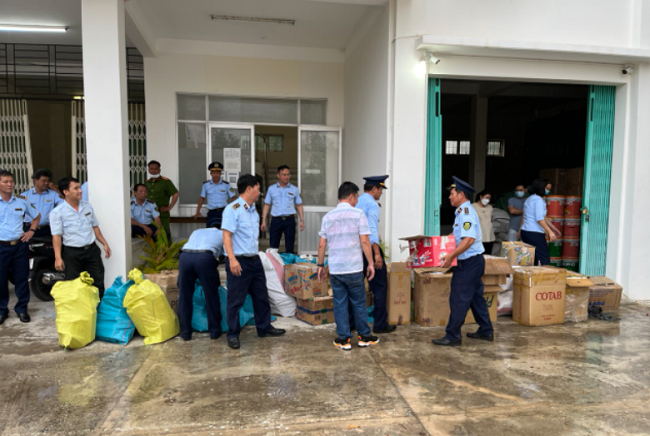 Ninh Thuận: Tổ chức tiêu huỷ gần 36.000 bao thuốc lá nhập lậu