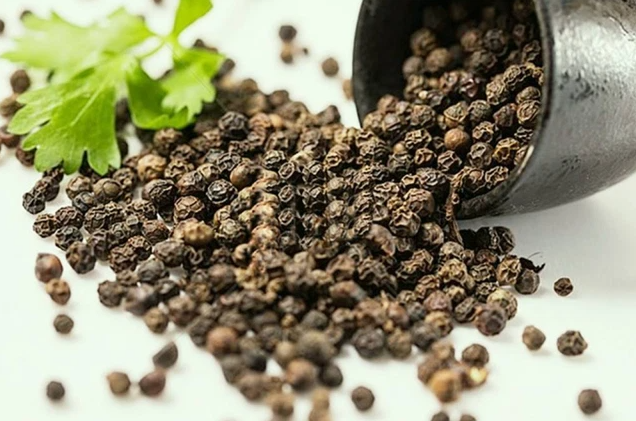 Cập nhật giá hồ tiêu hôm nay 10/5/2022: Bất ngờ giảm mạnh toàn thị trường