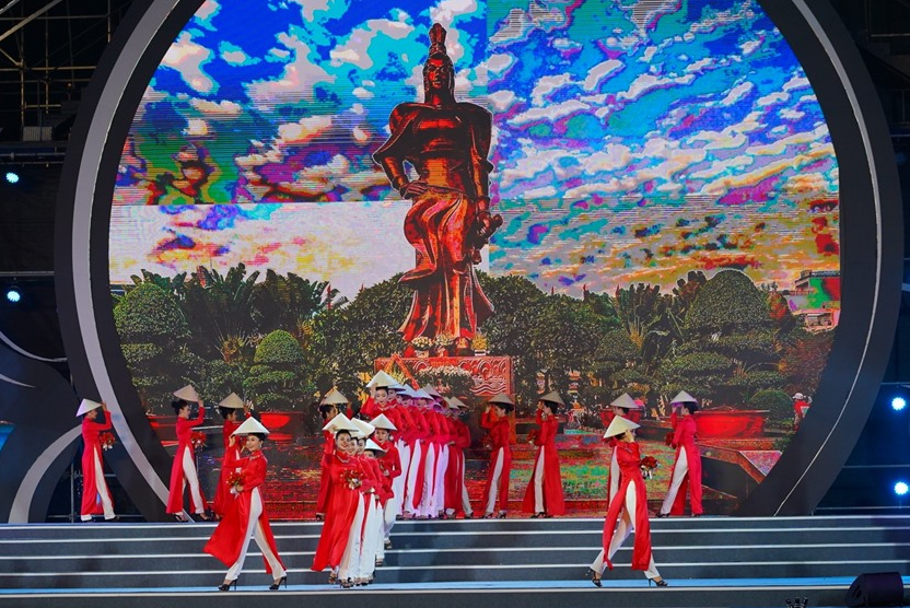 Những hình ảnh ấn tượng, đặc sắc tại Lễ hội Hoa phượng đỏ Hải Phòng 2022