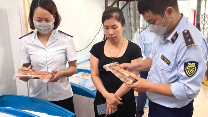 Nam Định: Phát hiện gần 200kg thực phẩm đông lạnh không rõ nguồn gốc