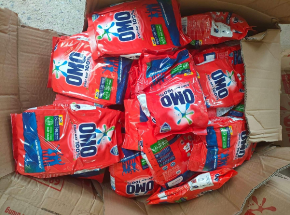 Hà Giang: Tạm giữ 600 gói bột giặt giả mạo nhãn hiệu OMO