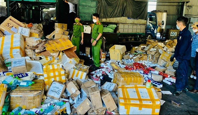 Phú Yên: Tiêu hủy một lượng hàng hóa vi phạm trị giá gần 2,5 tỷ đồng