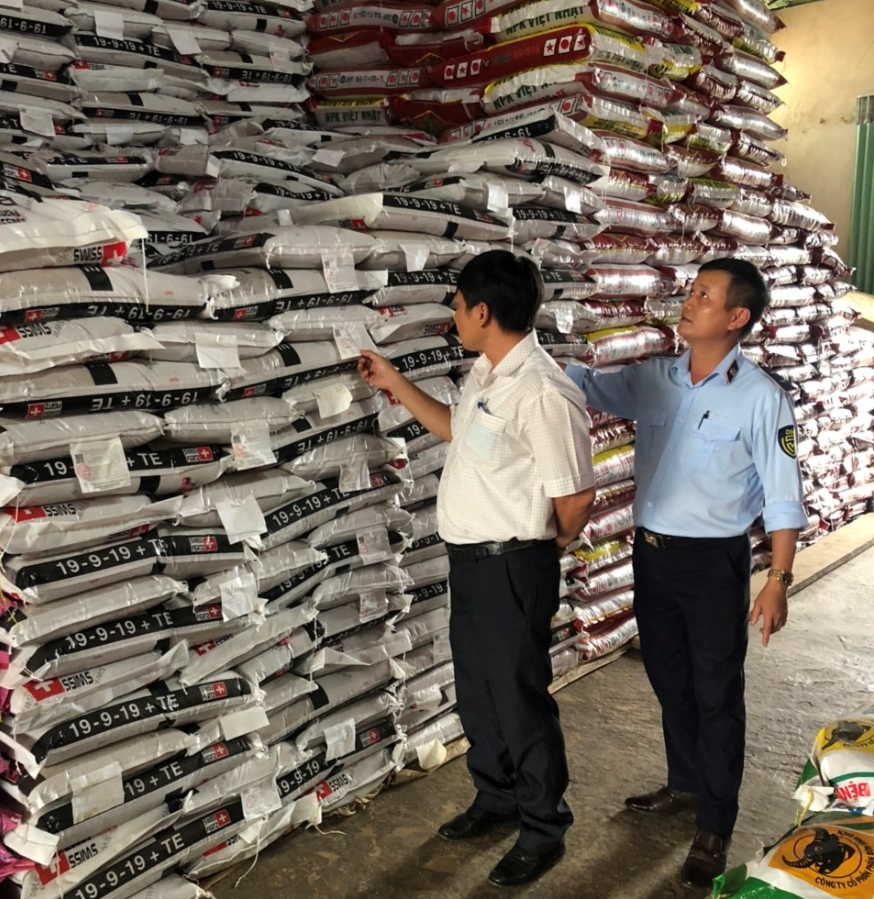 Lâm Đồng: Xử phạt 01 hộ kinh doanh phân bón kém chất lượng